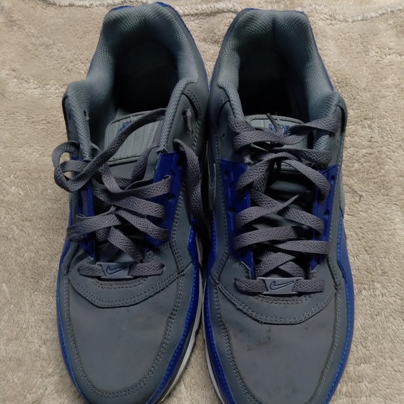 Gym shoe - Picture 2 of 3